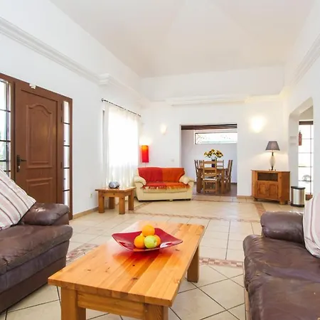 Playa Blanca Sleeps 8 Pool Wifi Villa *